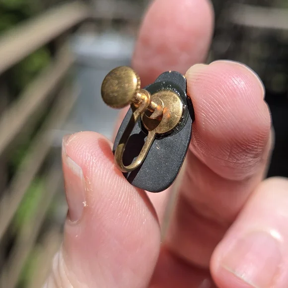 Black Porcelian & Gold Scarab Screw On Vintage Earrings - Picture 6 of 7